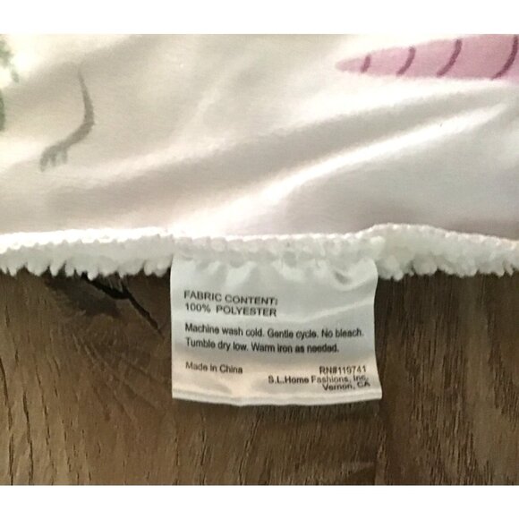 UNICORN BABY GIRL WARM SHERPA WHITE BLANKET - Picture 4 of 5